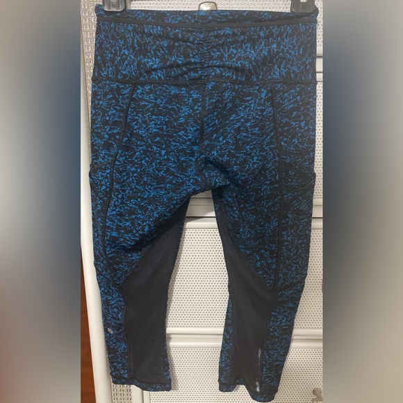 Lululemon Outrun High-Rise Crop - Picture 4 of 10